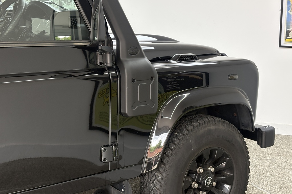 Land Rover Defender 90 2.2 Tdci Xs Black #3