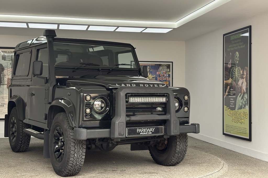 Land Rover Defender 90 2.2 Tdci Xs Black