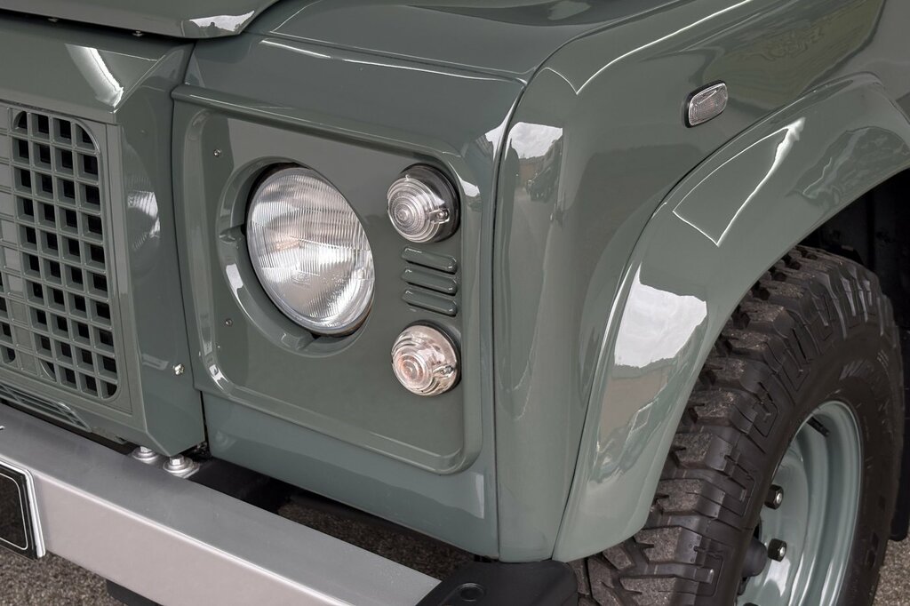 Land Rover Defender 110 110 2.5 Defender 110 Yellow #7
