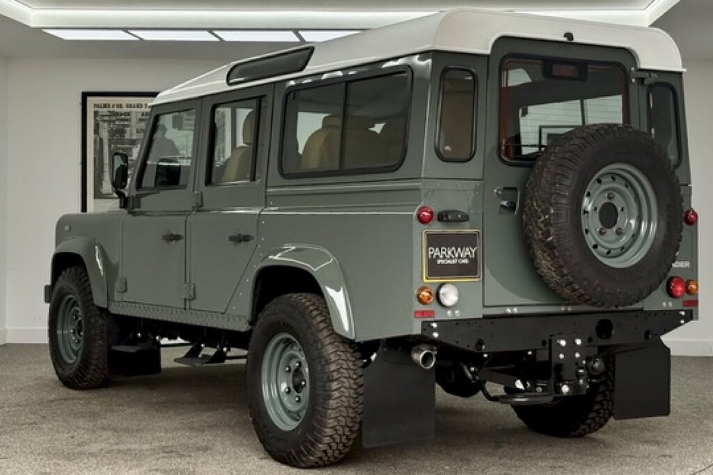 Land Rover Defender 110 110 2.5 Defender 110 Yellow #2