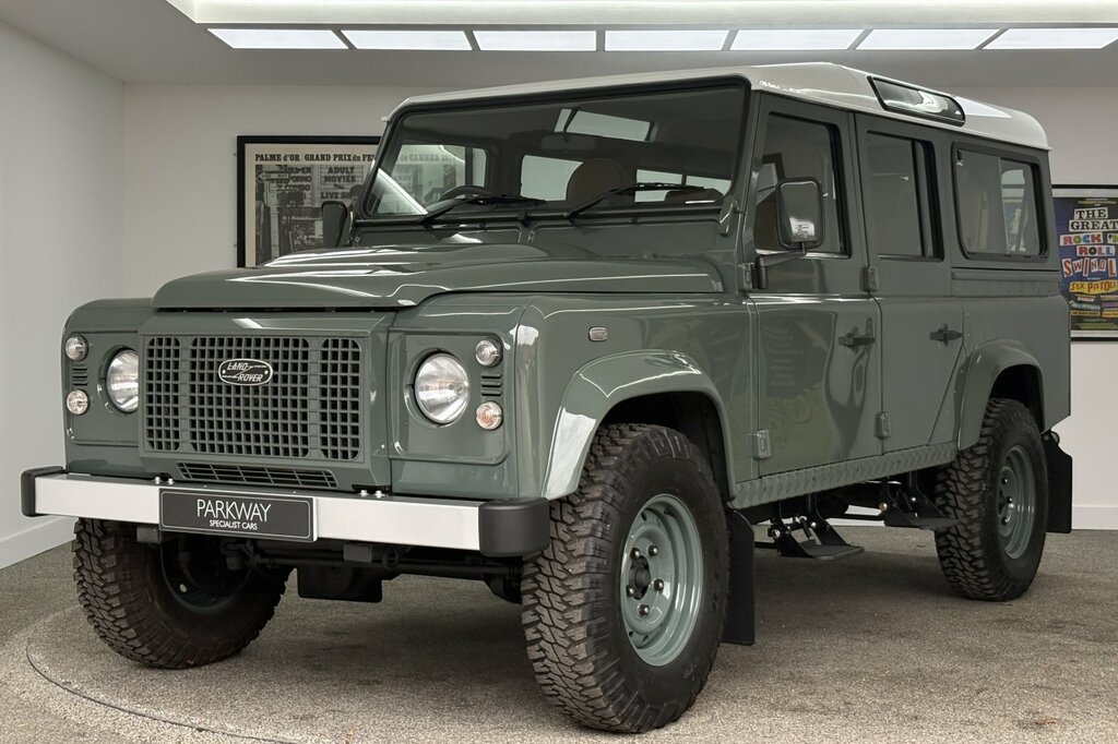 Land Rover Defender 110 110 2.5 Defender 110 Yellow #3