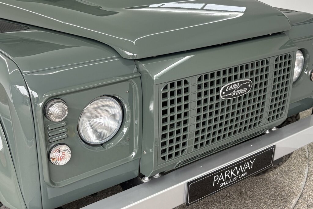 Land Rover Defender 110 110 2.5 Defender 110 Yellow #12