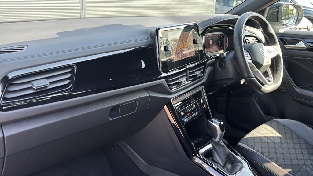 Volkswagen T-Roc 1.5 Tsi Black Edition Dsg 150 Ps KS25GPU Black #2