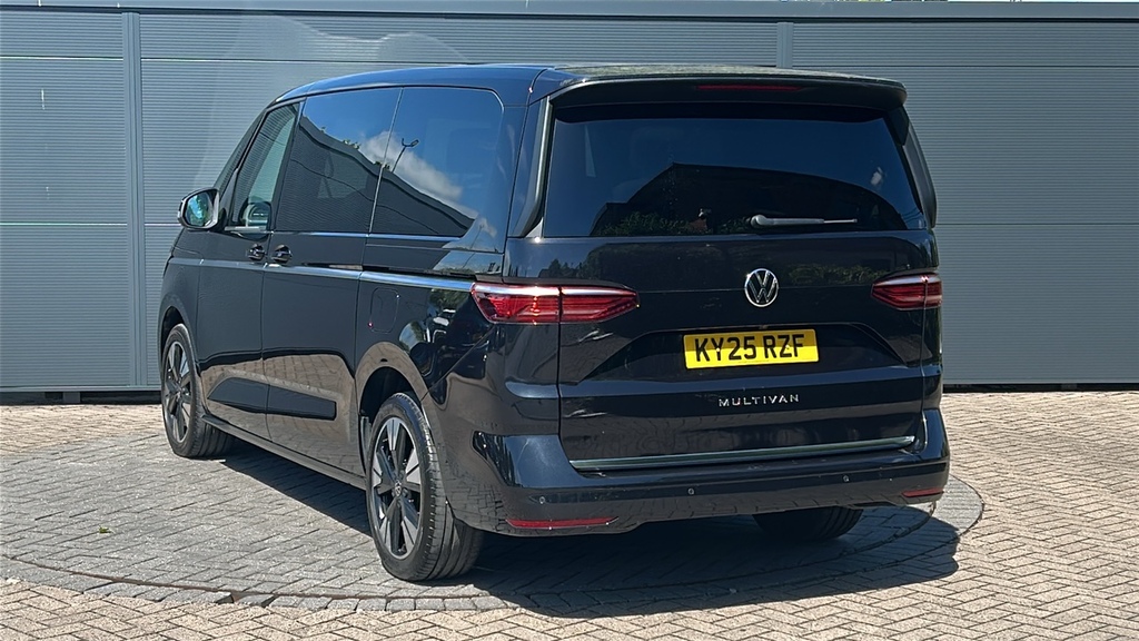 Volkswagen Multivan 2.0 Tdi Style Lwb Dsg 150 Ps KY25RZF Black #3