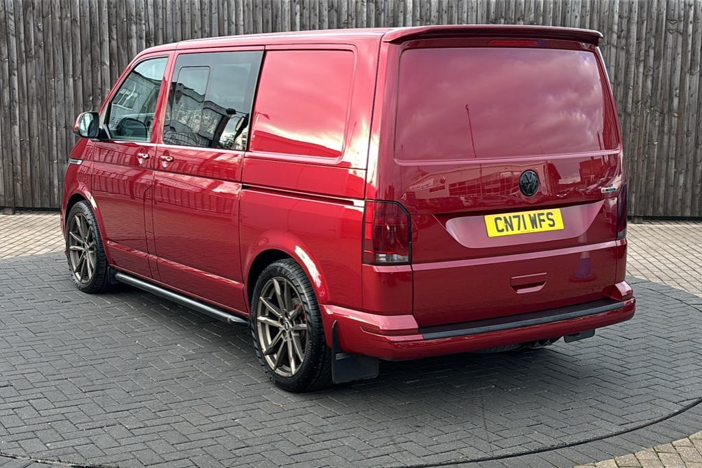 Volkswagen Transporter 2.0 Bitdi 204 Highline Kombi Van 4Motion Dsg 204 CN71WFS Red #3