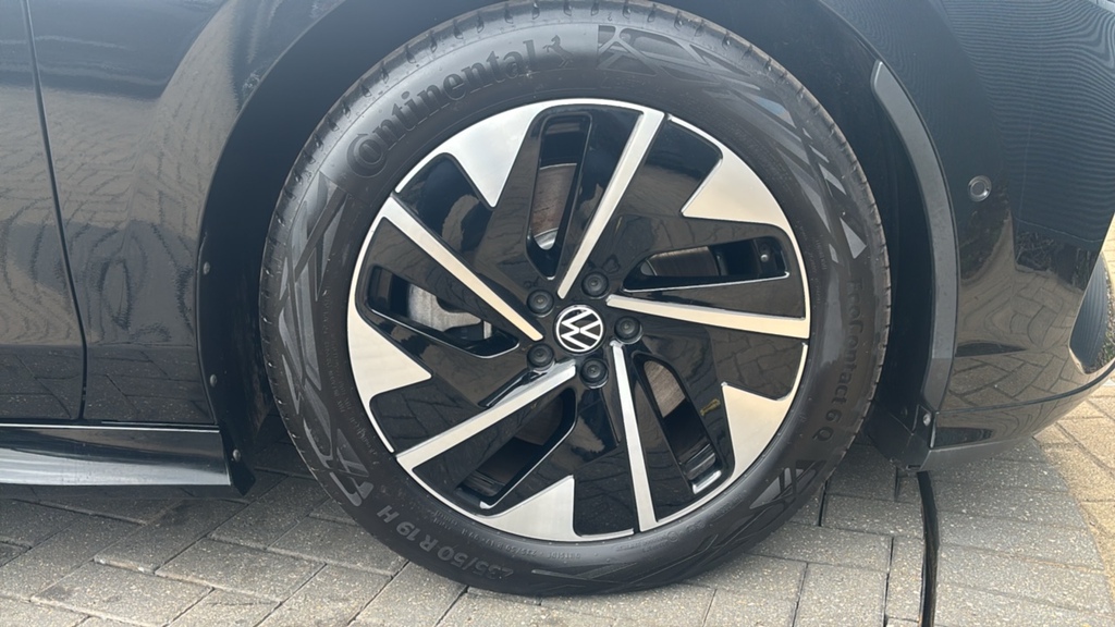 Volkswagen ID.7 210Kw Match Pro S Plus 86Kwh 286 Ps KP75XXV Black #5