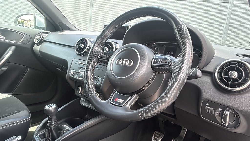Audi A1 1.4 Tfsi 150 S Line Nav 150 Ps YC18XCY Silver #6
