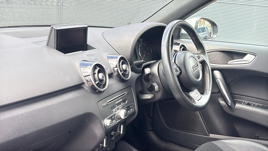 Audi A1 1.4 Tfsi 150 S Line Nav 150 Ps YC18XCY Silver #2