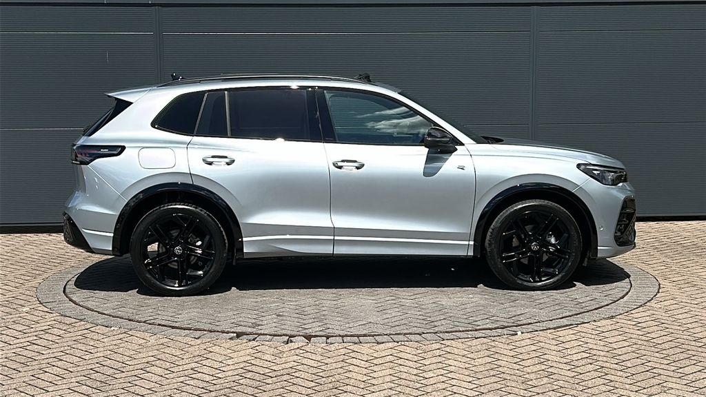 Volkswagen Tiguan 1.5 Etsi 150 R-line Dsg 150 Ps FN26KLO Silver #4