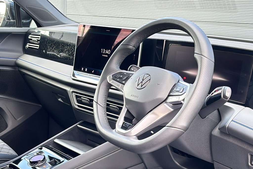 Volkswagen Tiguan 1.5 Etsi 150 R-line Dsg 150 Ps FN75KUV Black #6