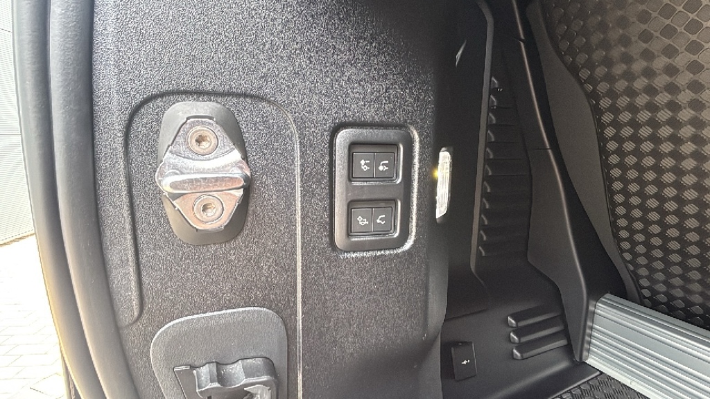 Volkswagen  210Kw Match Pro S 86Kwh Silver #15