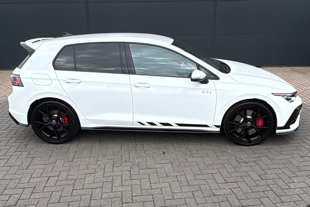 Volkswagen Golf 2.0 Tsi 300 Gti Clubsport Dsg 300 Ps KN75EWG White #4