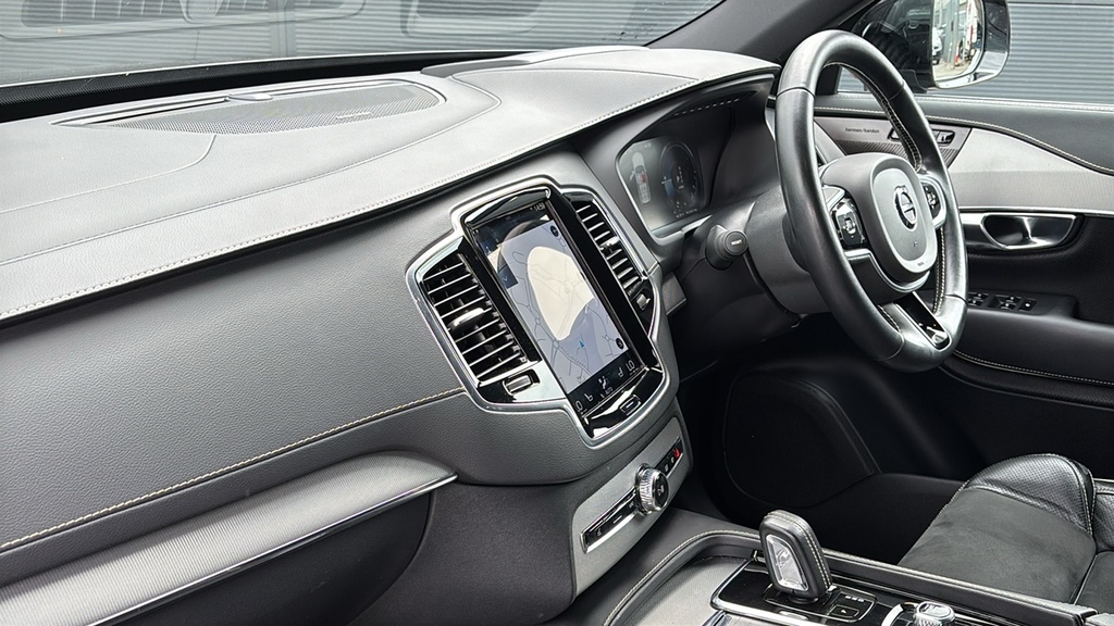 Volvo XC90 2.0 T8 Recharge Phev R Design Pro Awd 39 White #2