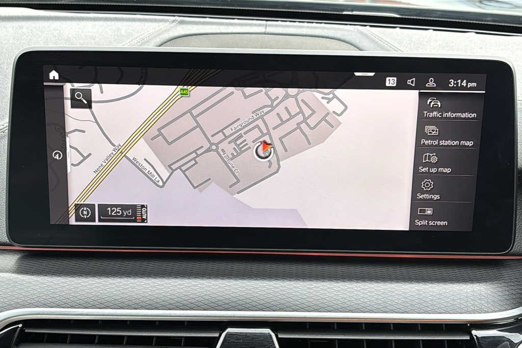 BMW 5 Series 530E M Sport White #19