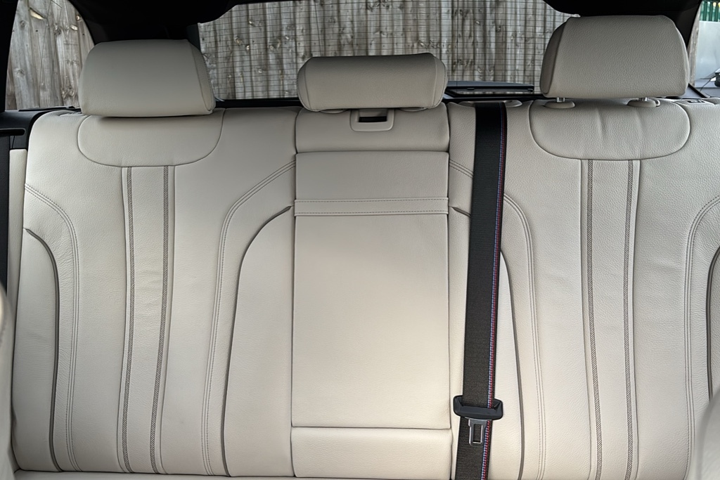 BMW 5 Series 530E M Sport White #8