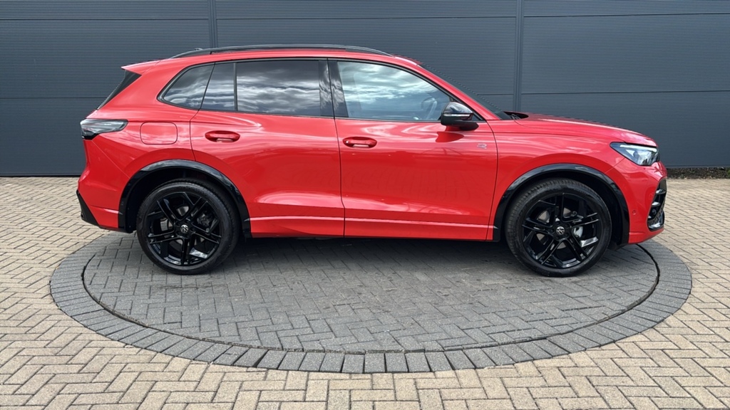 Volkswagen Tiguan 1.5 Etsi 150 R-line Dsg 150 Ps KO74MYM Red #4