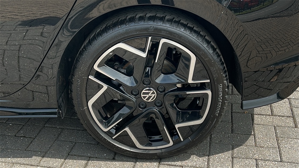 Volkswagen Golf 1.5 Etsi 150 R-line Dsg 150 Ps Black #5
