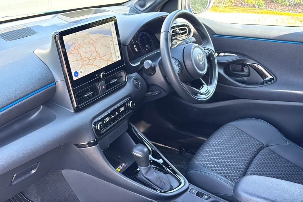 Toyota Yaris 1.5 Hybrid 130 Premiere Edition Cvt 130 Ps Blue #2