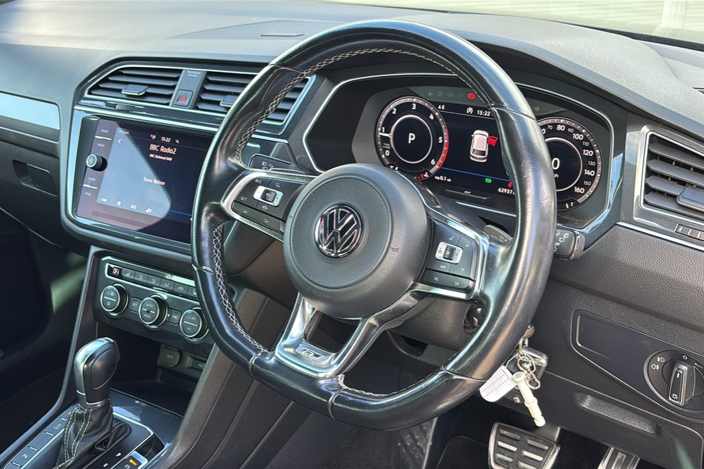Volkswagen Tiguan 2.0 Tdi 150 R-line Dsg 150 Ps Black #6