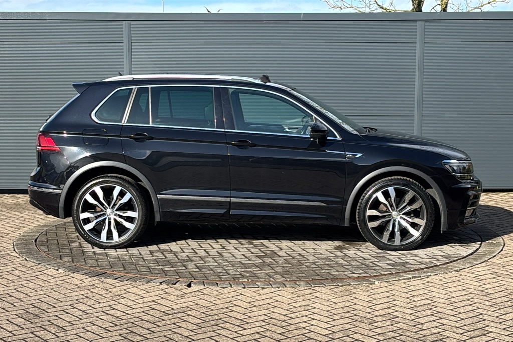 Volkswagen Tiguan 2.0 Tdi 150 R-line Dsg 150 Ps Black #4