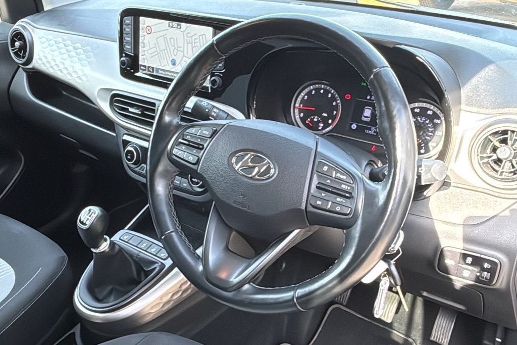 Hyundai I10 1.2 Premium Nav 84 Ps Black #6