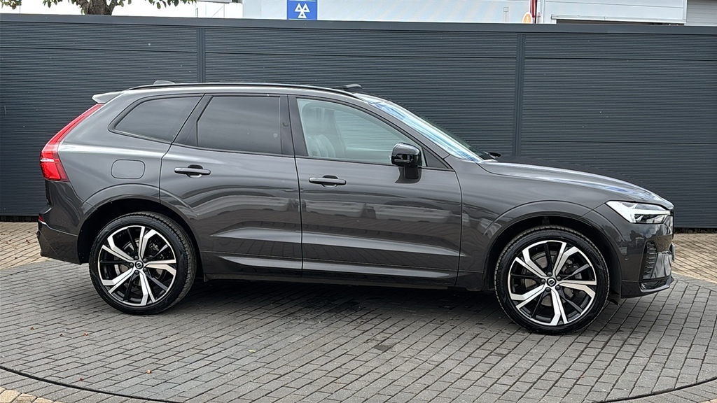 Volvo XC60 2.0 B5p Ultimate Dark Awd Geartronic 250 Ps Grey #4