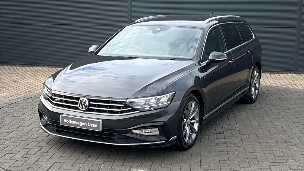 Volkswagen Passat Gte Advance White #10