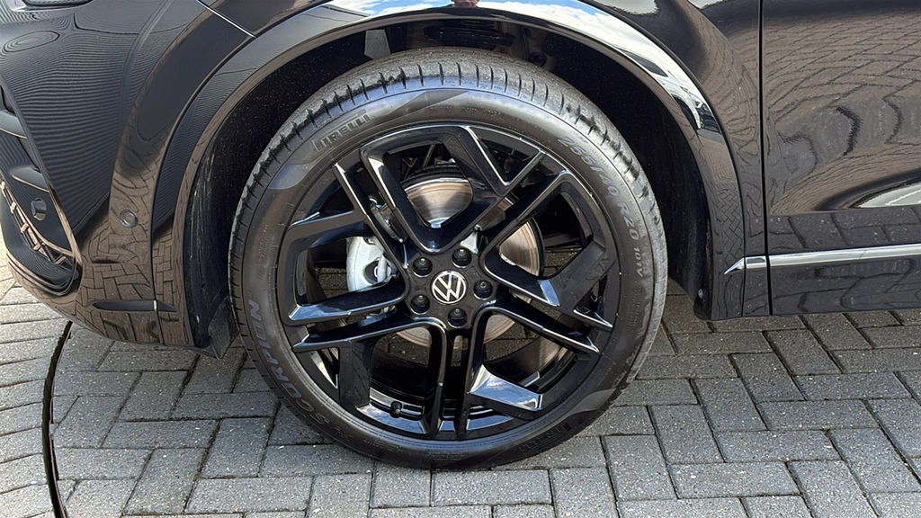 Volkswagen Tiguan 1.5 Etsi 150 R-line Dsg 0 Ps Black #5