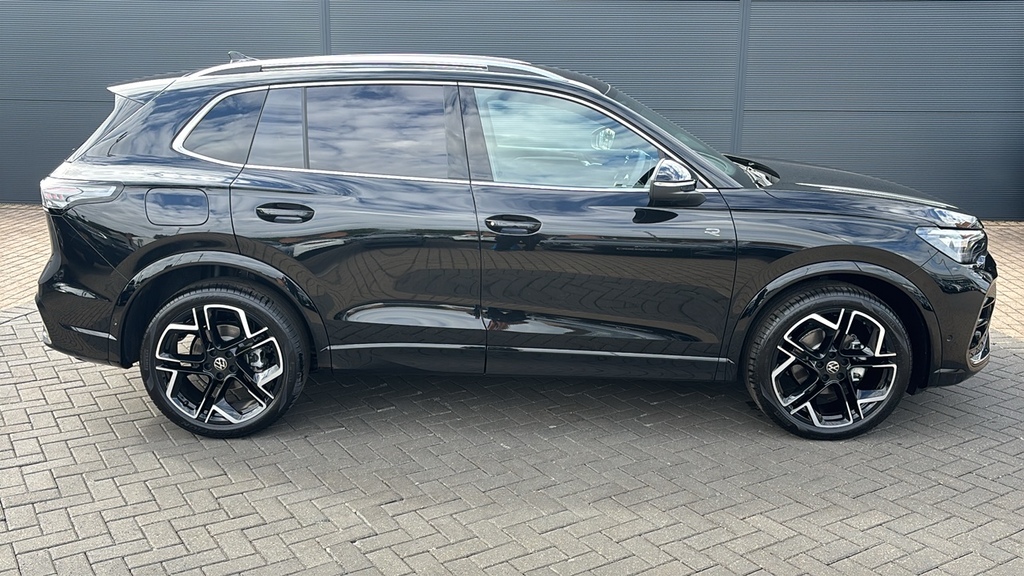 Volkswagen Tiguan 1.5 Etsi 150 R-line Dsg 150 Ps Black #4