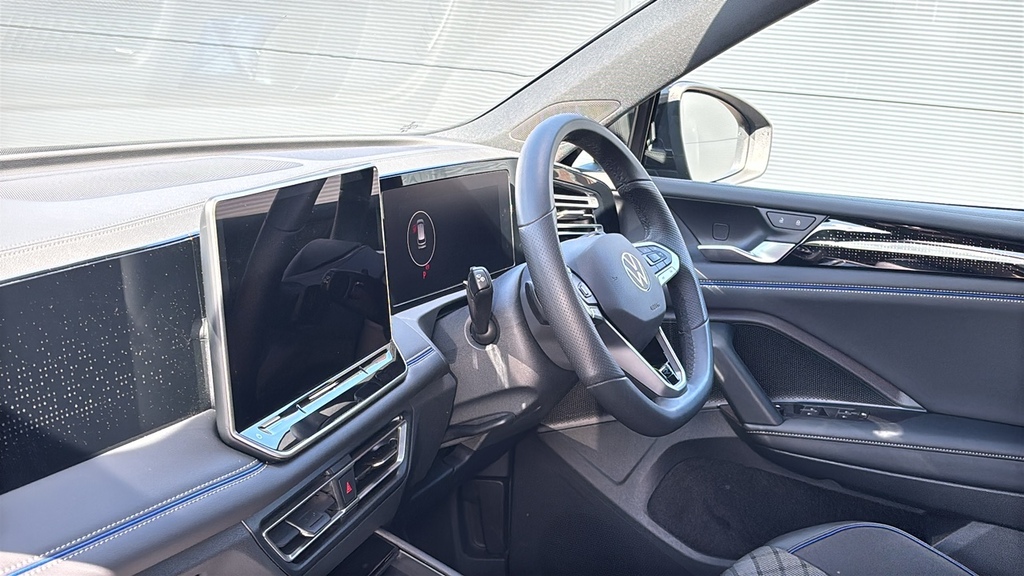 Volkswagen Tiguan 1.5 Etsi 150 R-line Dsg 0 Ps Black #2