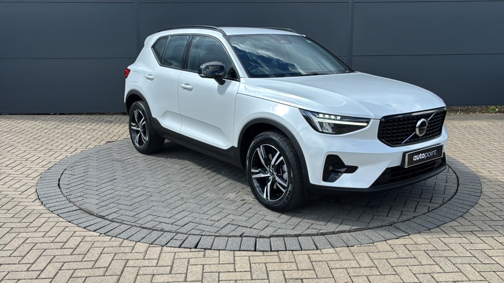 Volvo XC40 2.0 B4p Plus Dark Awd 197 Ps White