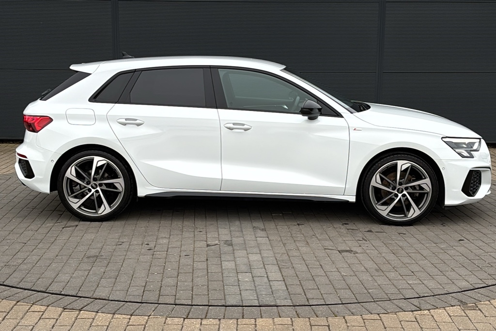 Audi A3 35 Tfsi S Line S Tronic Tech Pack 150 Ps White #4