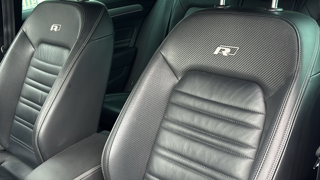 Volkswagen Passat Gte Grey #20
