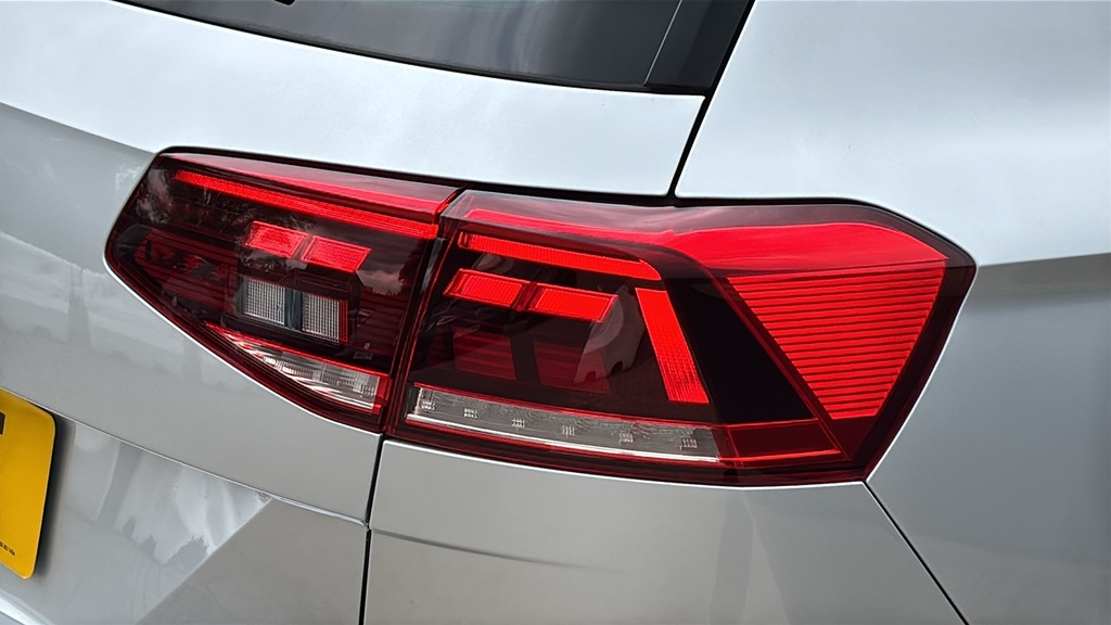 Volkswagen Passat Gte Grey #18