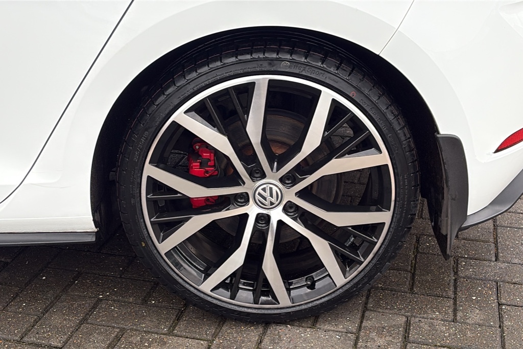 Volkswagen Golf 2.0 Tsi Gti Dsg 230 Ps White #5