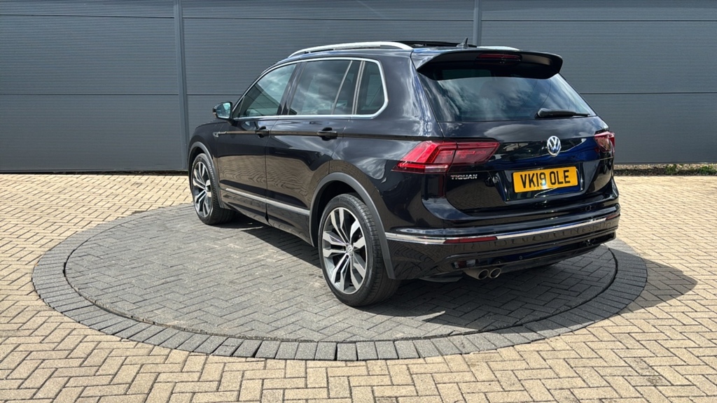 Volkswagen Tiguan 2.0 Tdi 150 R-line Dsg 150 Ps Black #3