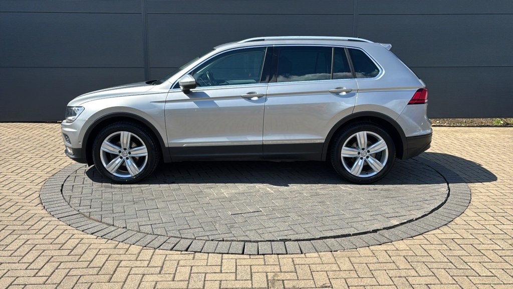 Volkswagen Tiguan 2.0 Tsi 230 4Motion Sel Dsg White #11