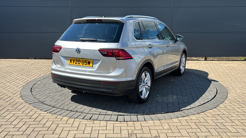 Volkswagen Tiguan 2.0 Tsi 230 4Motion Sel Dsg White #18