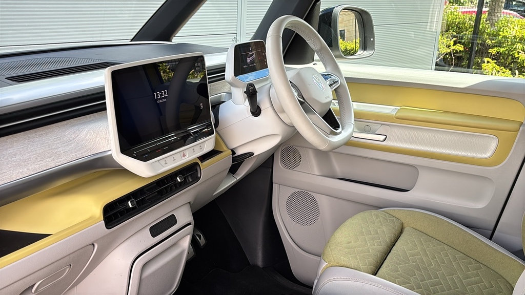 Volkswagen ID.Buzz 150Kw 1St Edition Pro 77Kwh 204 Ps Yellow #2