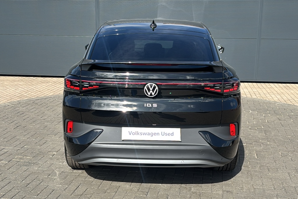 Volkswagen ID.5 Tech White #9