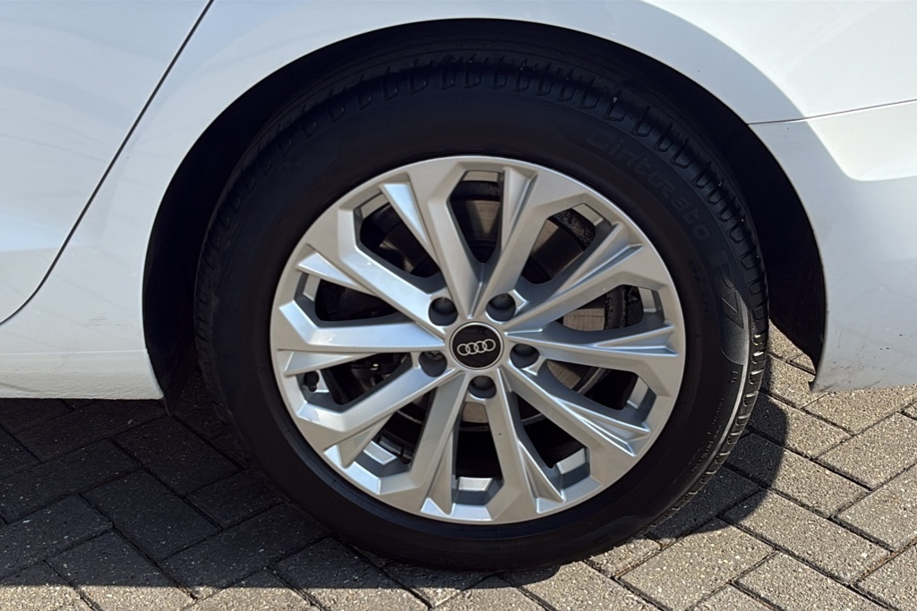 Audi A4 35 Tdi Technik S Tronic 0 Ps White #5