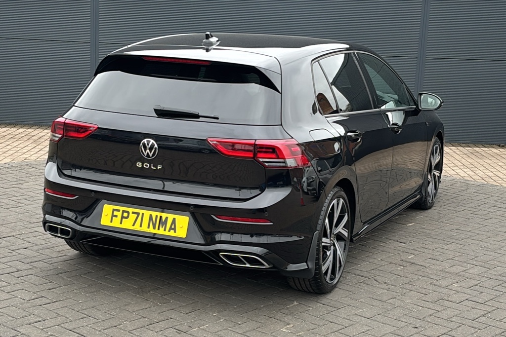 Volkswagen Golf 1.5 Tsi 150 R-line 150 Ps FP71NMA Black #3