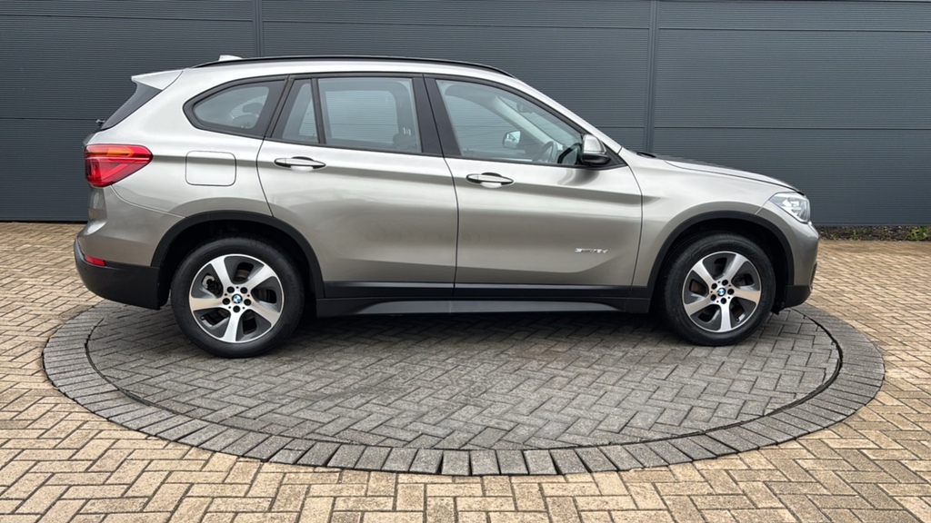 BMW X1 Sdrive 18D Se 150 Ps Silver #4