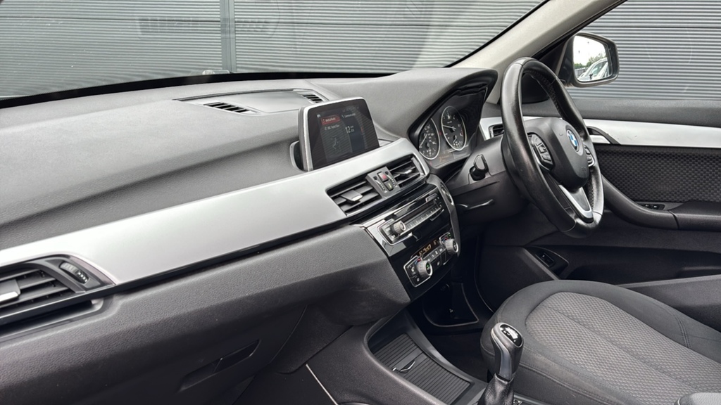 BMW X1 Sdrive 18D Se 150 Ps Silver #2