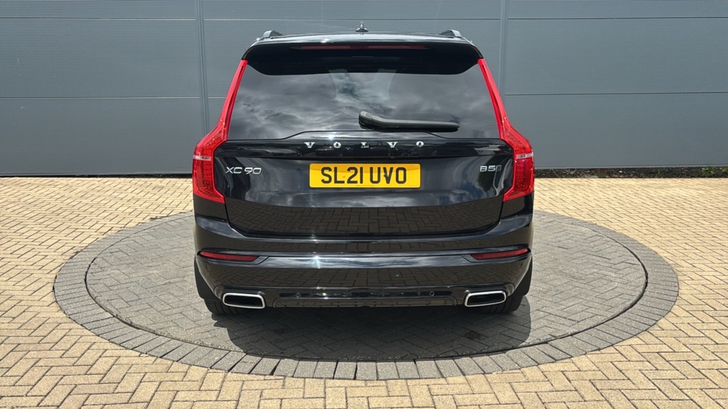 Volvo XC90 R-design White #10