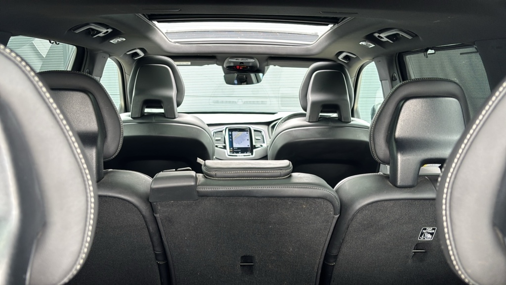 Volvo XC90 R-design White #17