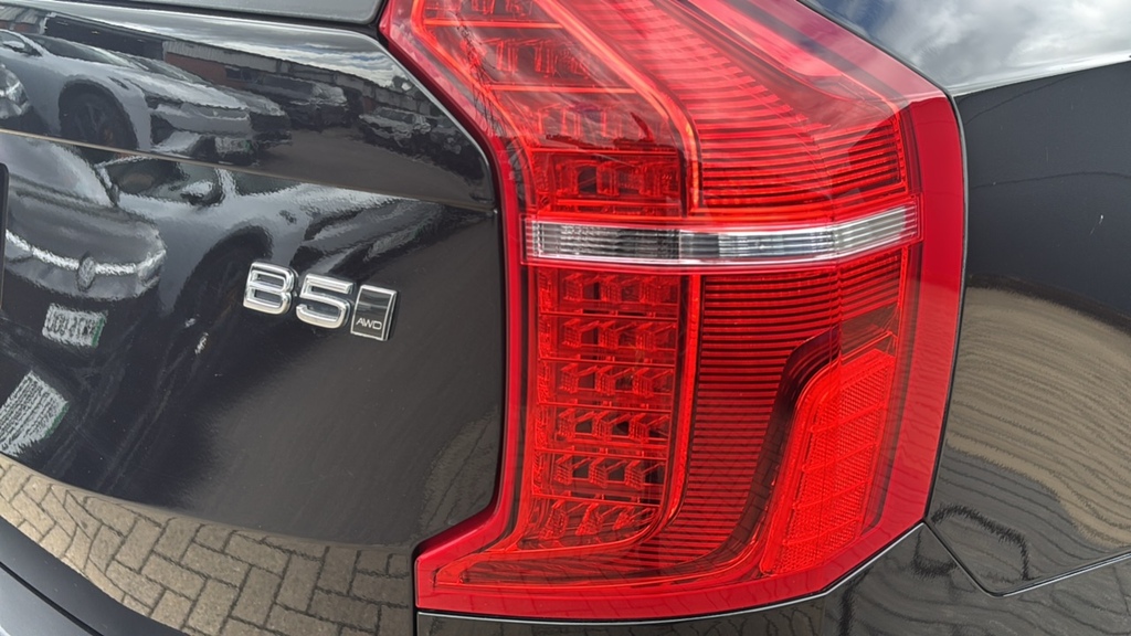 Volvo XC90 R-design White #14