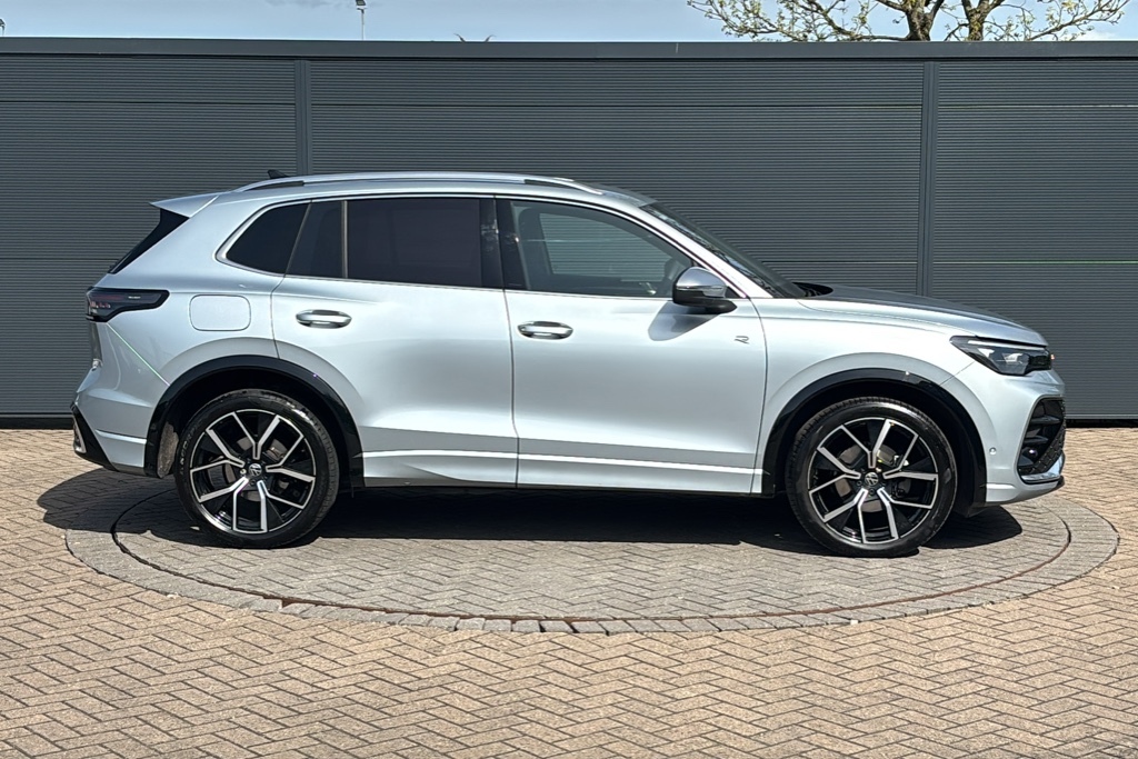 Volkswagen Tiguan 1.5 Etsi 150 R-line Dsg 150 Ps Silver #4