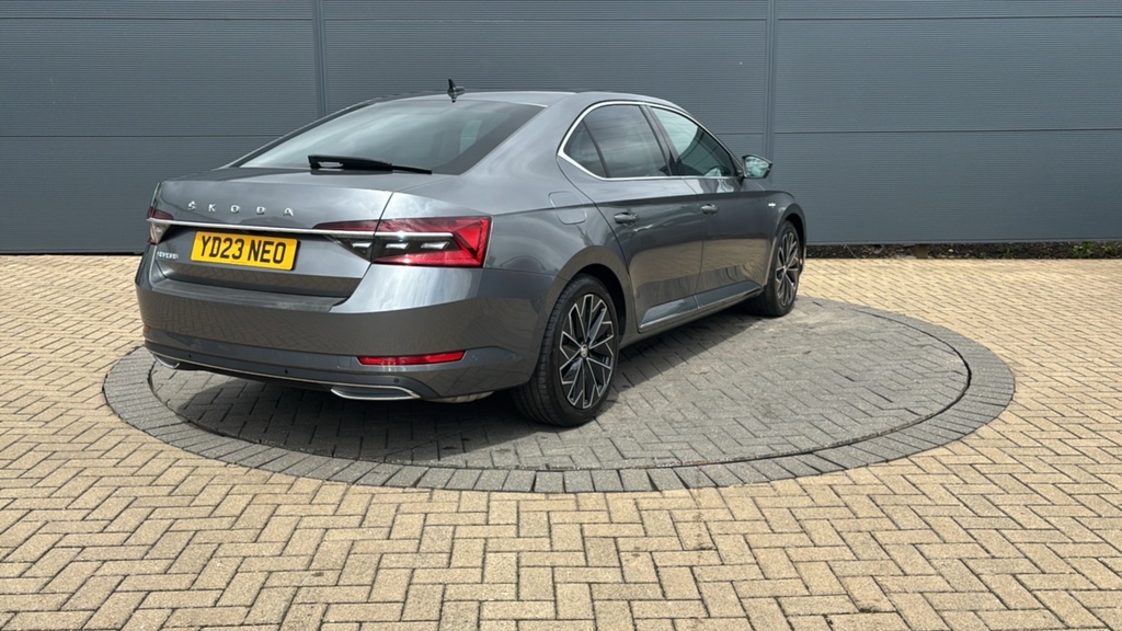 Skoda Superb 2L Se Black #20