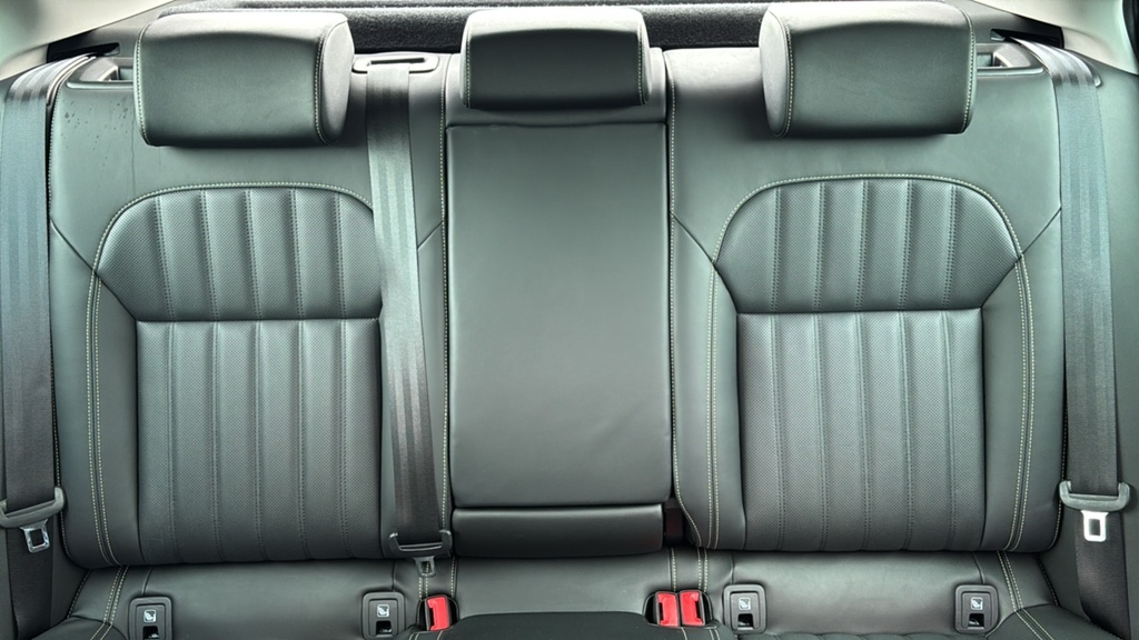 Skoda Superb 2L Se Black #9